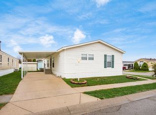 2362 Whispering Brook Ln, Grove City, OH 43123