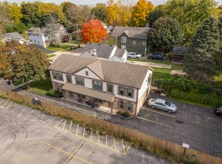 131 Newberry Ave #1S, Libertyville, IL 60048