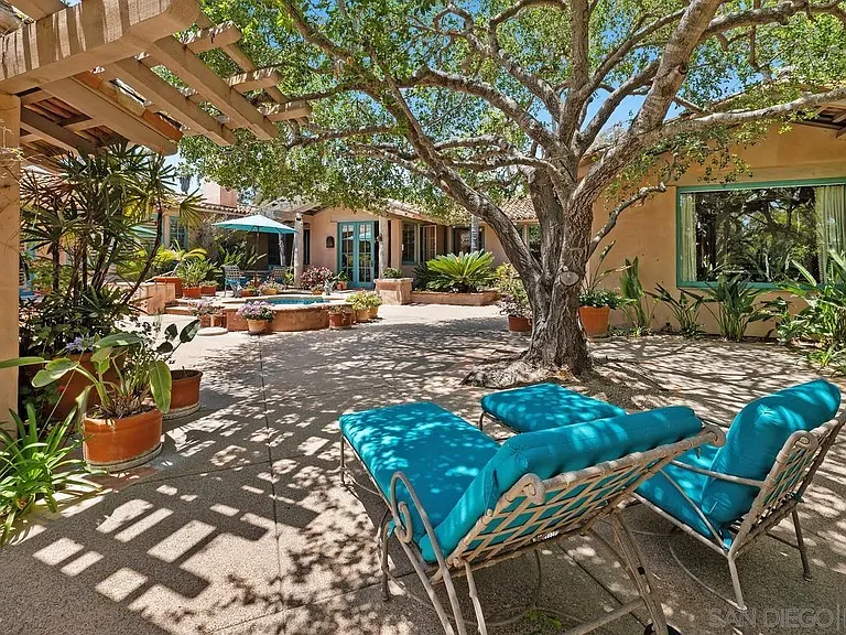 17240 Avenida De Acacias — Photo 40