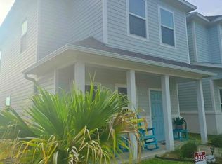 132 Lavaca Cir, Rockport, TX 78382