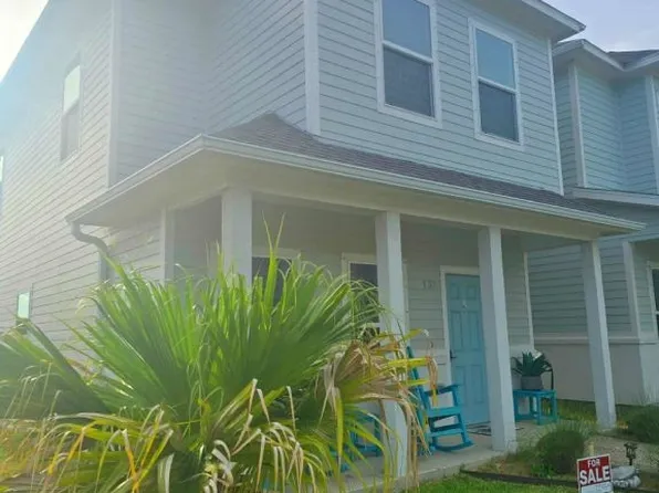 132 Lavaca Cir, Rockport, TX 78382