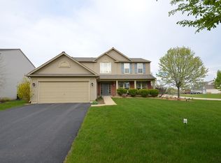 11 Tiger Ct, Bolingbrook, IL 60490