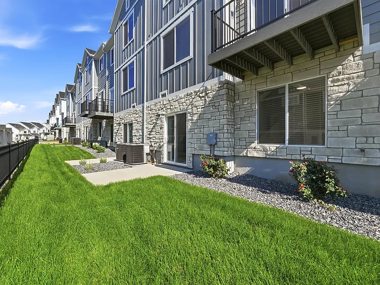 953 W Mountain Hollow Way — Photo 37