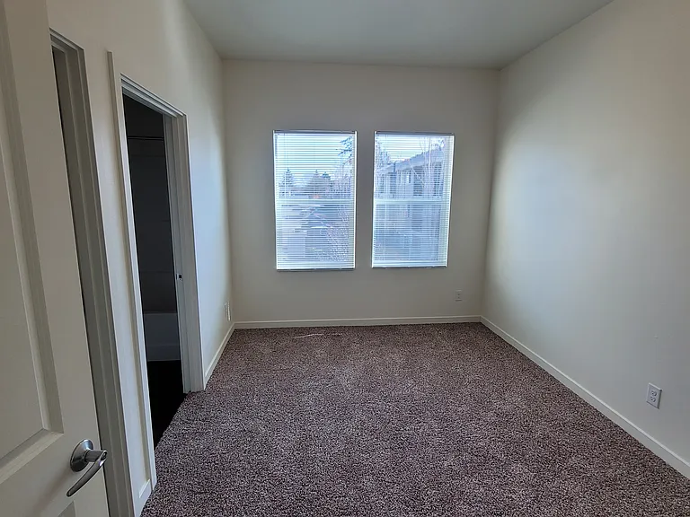 The Lavonne Apartments — Photo 13
