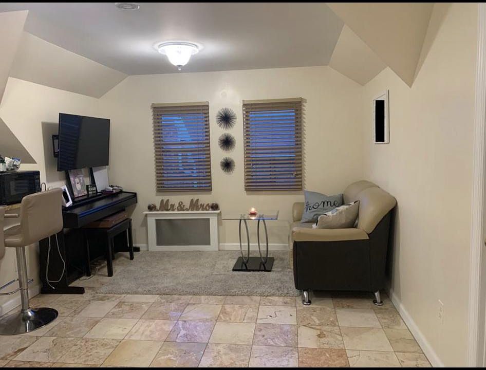 1st image of 2325 84th St #3