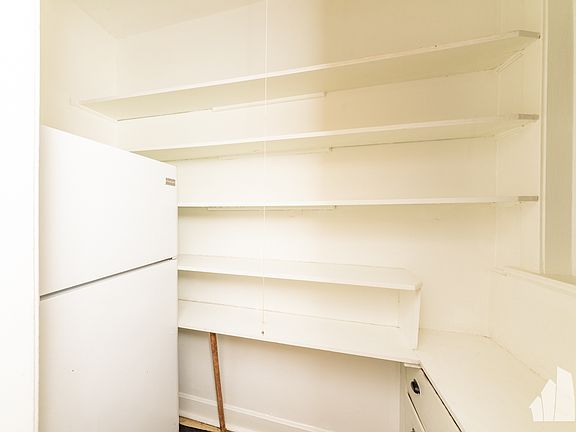 5th image of 1706 W Balmoral Ave #1