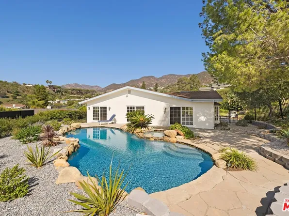 250 Surfview Dr, Pacific Palisades, CA 90272