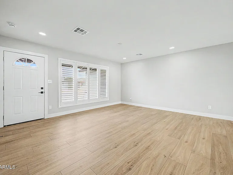 8440 E Palm Ln — Photo 5