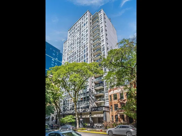 30 E Elm St APT 18B, Chicago, IL 60611