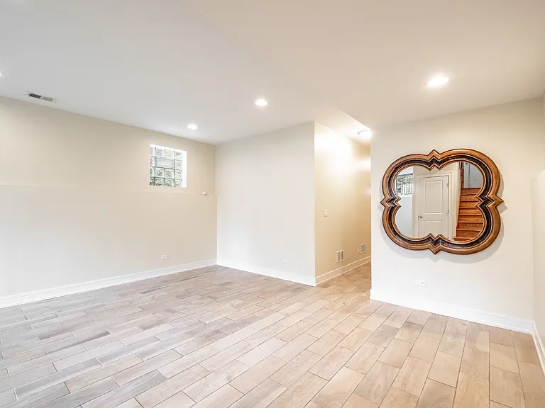 1110 N Christiana Ave — Photo 22