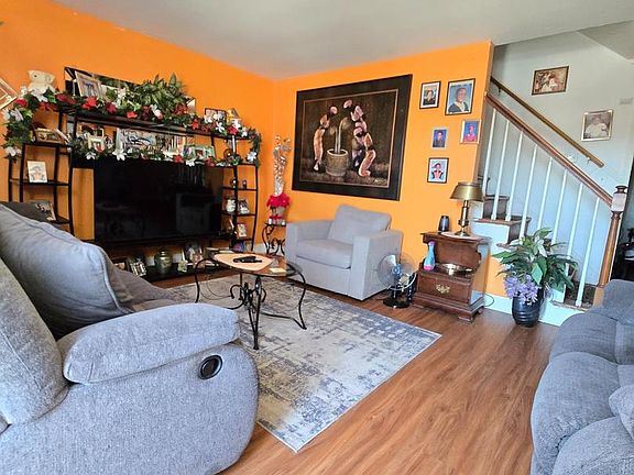 3rd image of 708 S Woodington Rd