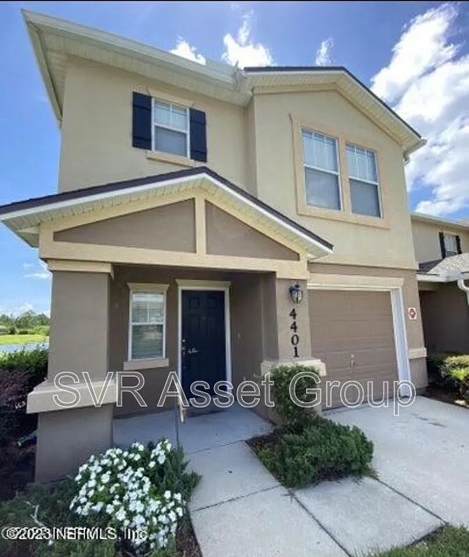 3 bed, 2.5 bath, 1817 sqft, $1,999 — Photo 2