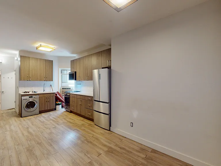 698 9th Ave #3S — Photo 5