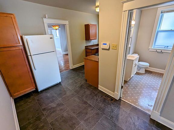 5th image of 3214 Magnolia Ave #1E
