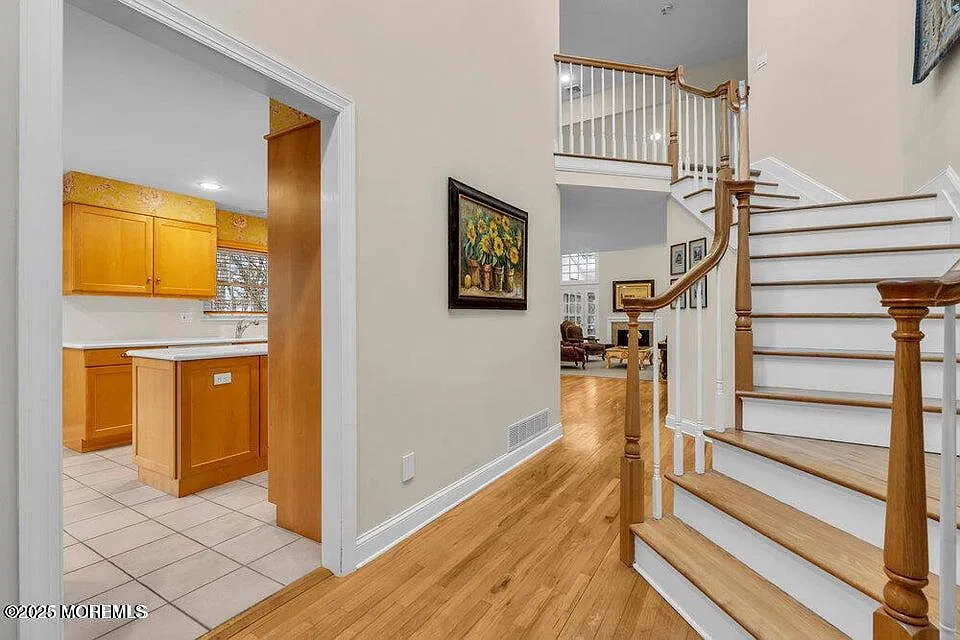 3 bed, 3.5 bath, 3102 sqft, $6,000 — Photo 3