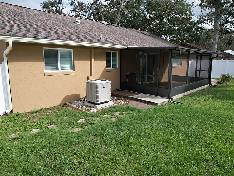 210 Foxwood Dr — Photo 27