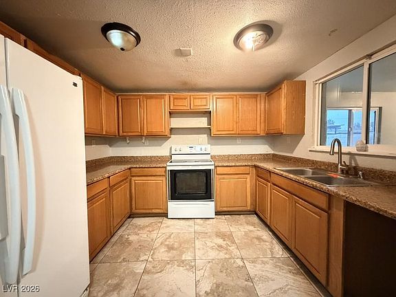 5th image of 3124 Theresa Ave