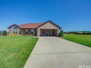 220 Briar Crest Rd, New Market, AL 35761