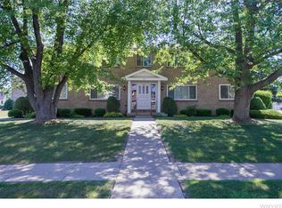 95 Old Lyme Dr APT 3, Williamsville, NY
