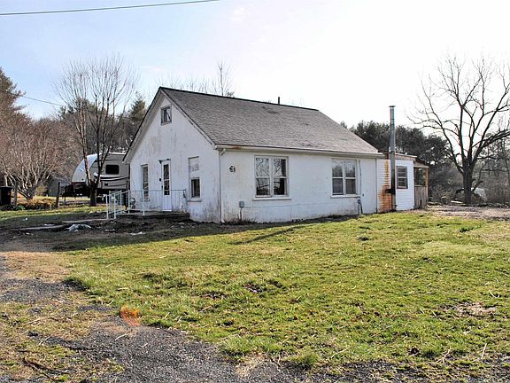 5th image of 7463-7471 Lillydell Cir