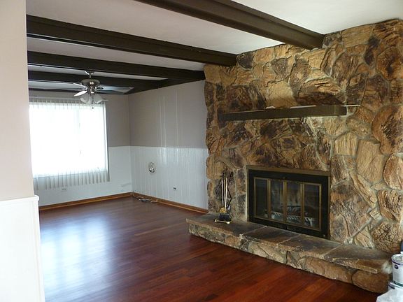 5th image of 6853 Longmeadow Ln