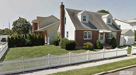 2nd image of 913 Adams Ave