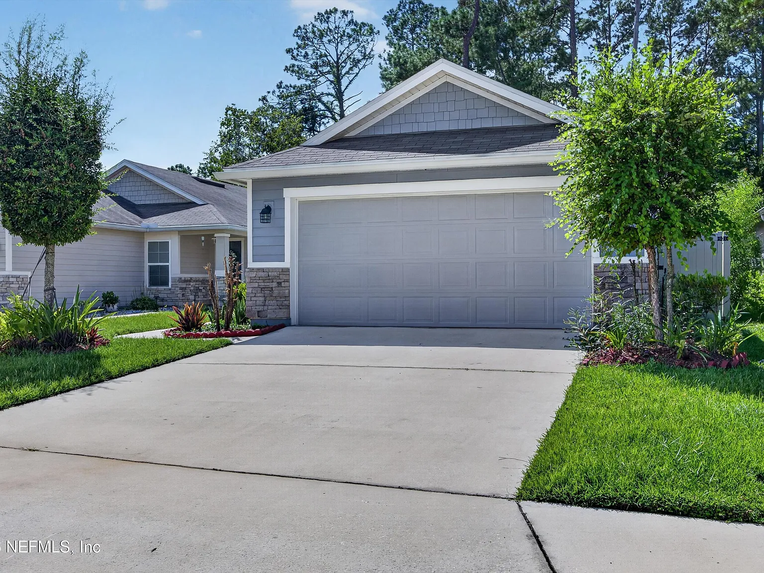 3 bed, 2.0 bath, 1352 sqft, $1,965 — Photo 3