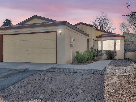 2nd image of 1605 Patti Pl NE