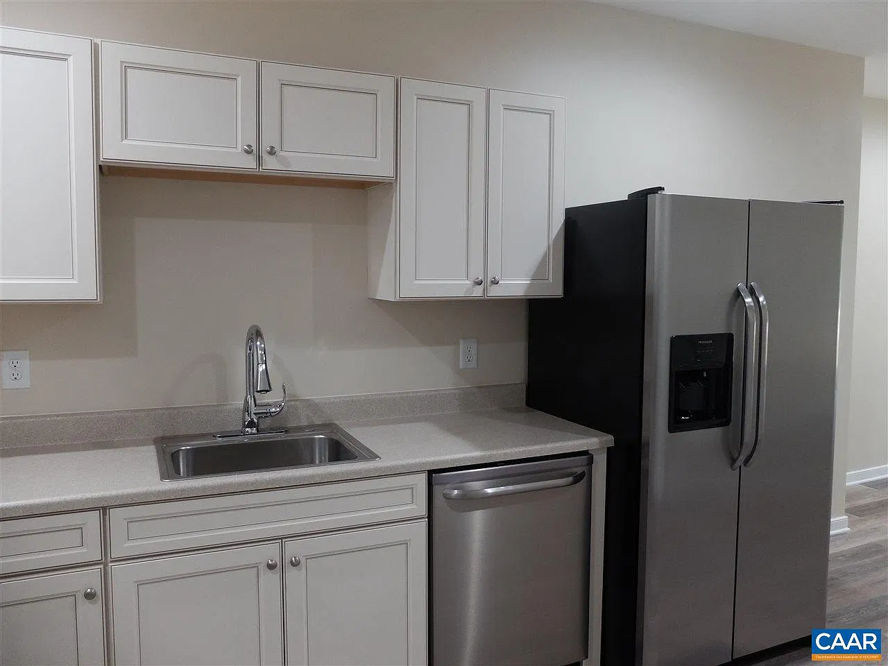 1 bed, 1.0 bath, 1200 sqft, $1,600 — Photo 2