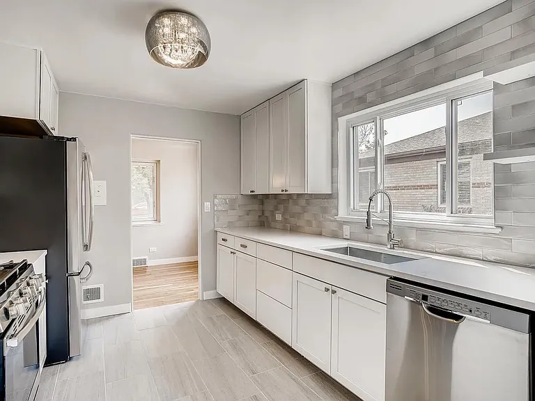 2275 W Gill Pl — Photo 12