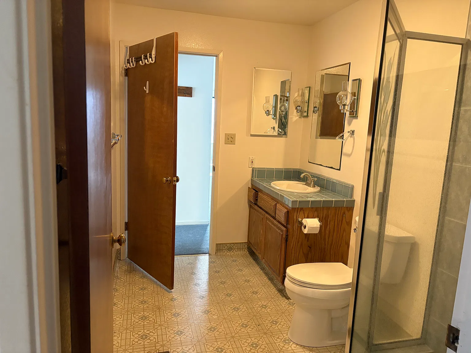 2 bed, 1000 sqft, $3,100 — Photo 4