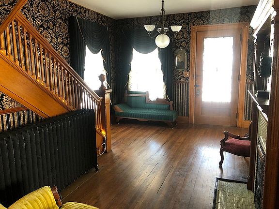 3rd image of 522 S Market St