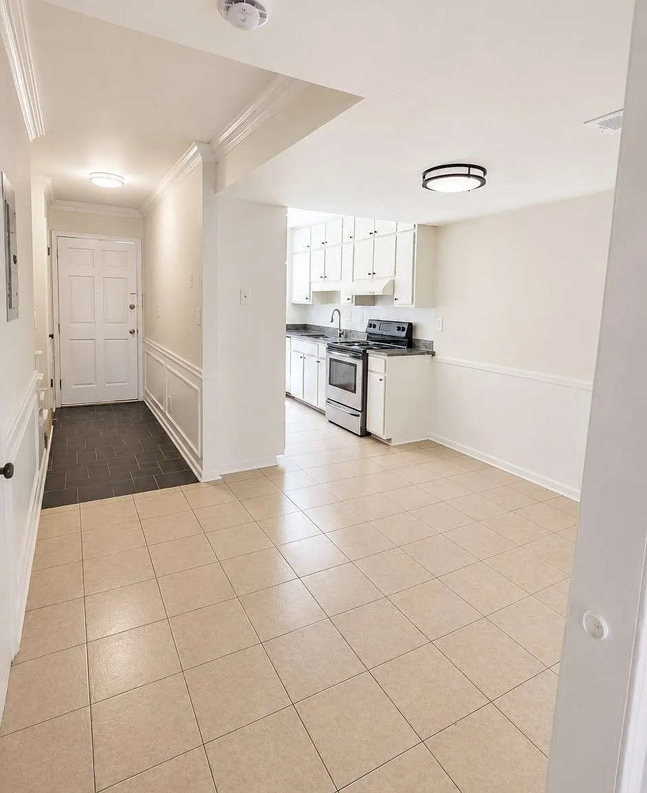 2 bed, 1.5 bath, $1,750 — Photo 4