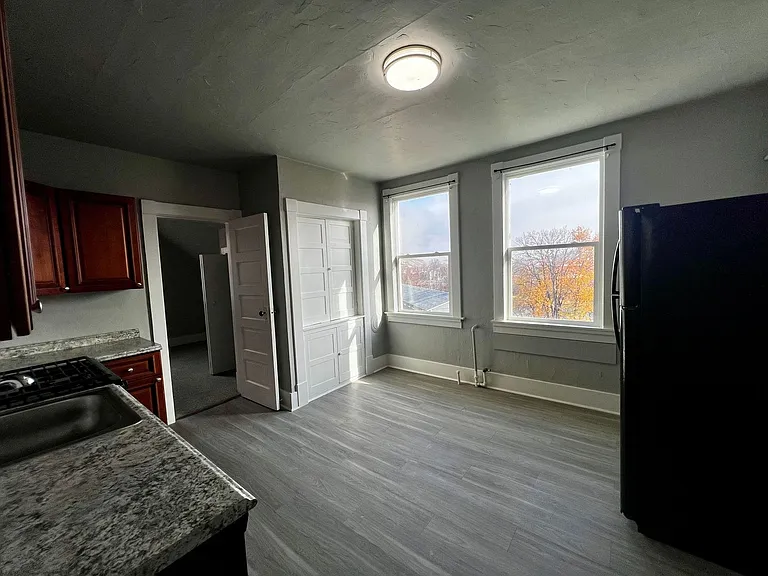 401 NW Bailey Ave #300 — Photo 14