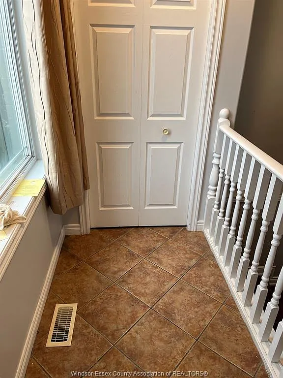 3 bed, $2,700 — Photo 2