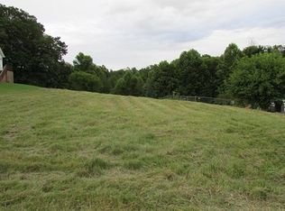 820 Mulberry Dr, Columbia, TN 38401