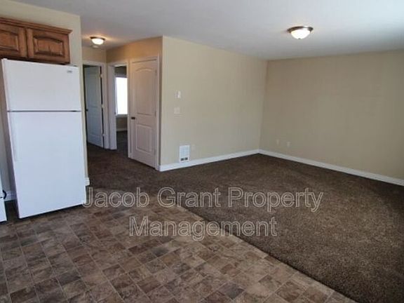 3rd image of 245 Opal Ct APT 1B