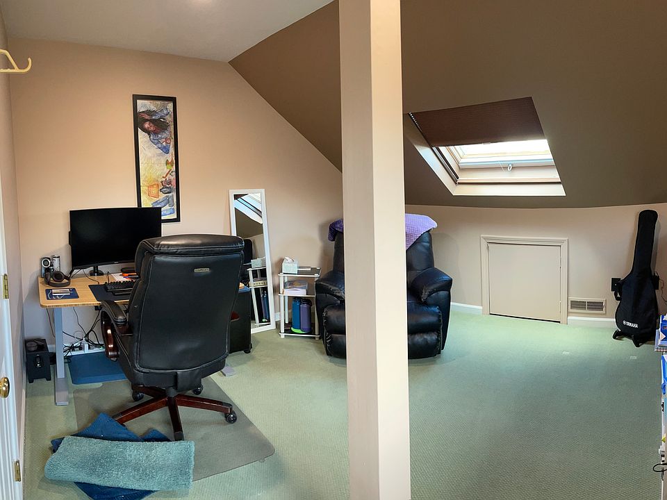 Loft, Perfect for an office space with an attached bathroom