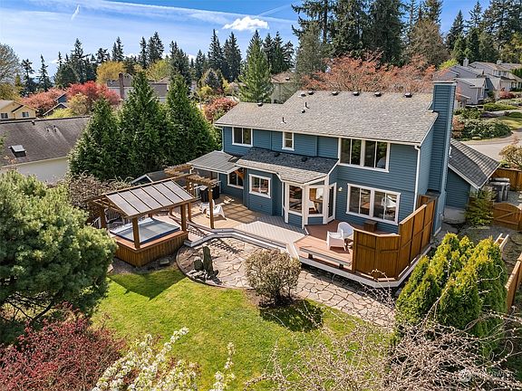 2nd image of 10002 179th Avenue NE