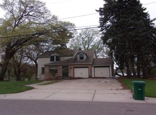 5127 Twin Lake Blvd E, Brooklyn Center, MN 55429