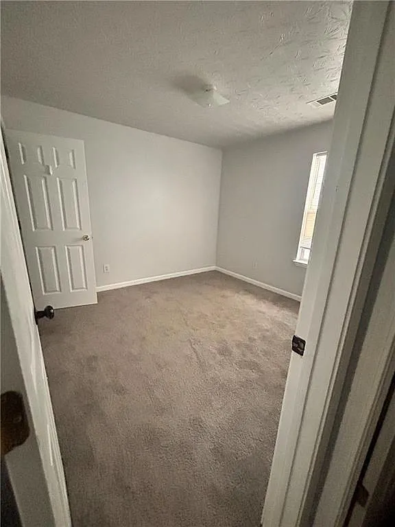 3 bed, 2.5 bath, 1526 sqft, $2,000 — Photo 4
