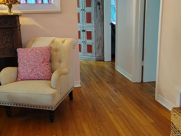 2802 Clinton St S — Photo 15
