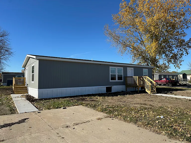 311 E 36th Pl — Photo 13