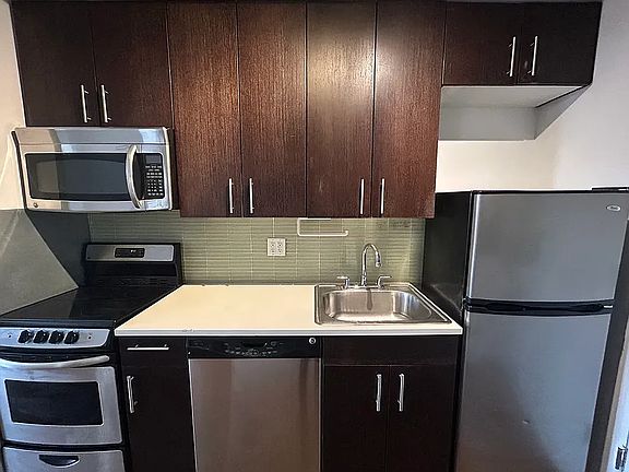 4th image of 184 Noll St APT 2C