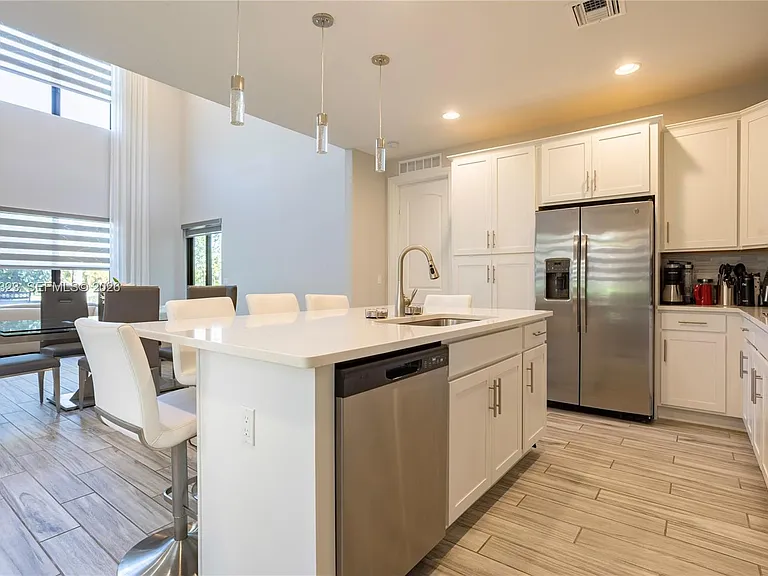 10069 Brickhill Dr #10069 — Photo 4