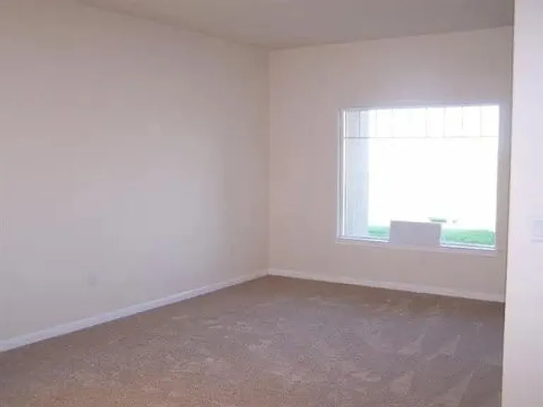 2092 Moss Glen Loop — Photo 2