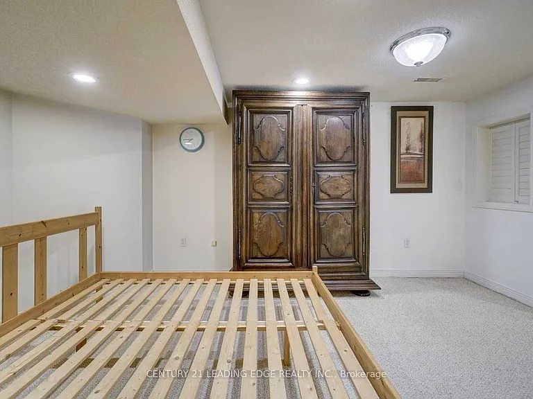 1374 Heritage Way #BASEMENT — Photo 25