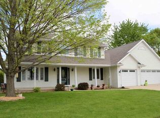 1891 Horseshoe Ln, De Pere, WI 54115