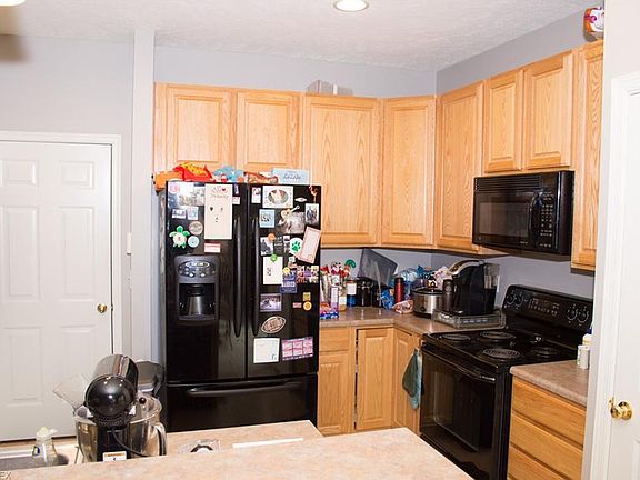 5th image of 2924 Cambridge Cir