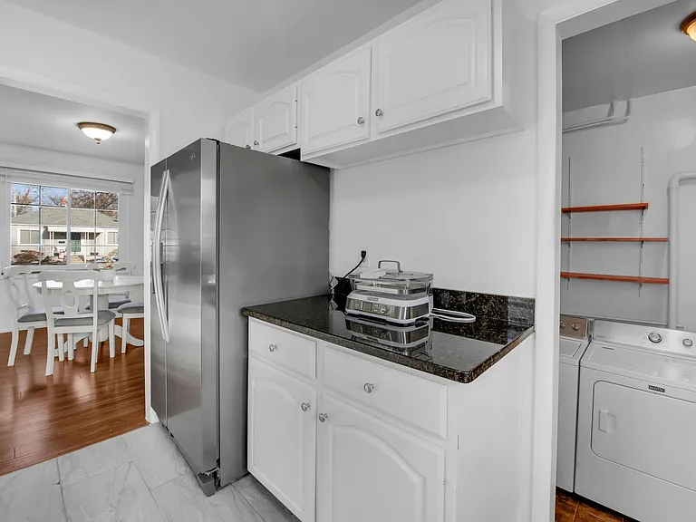 1708 Brockton Ave — Photo 7